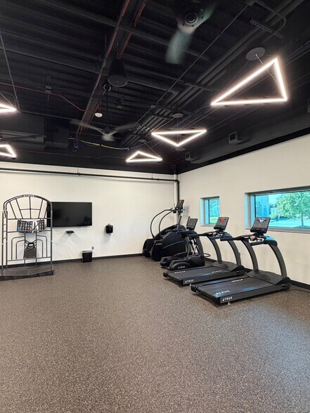 More Photos Of 14606 Branch St, Omaha Office For Lease