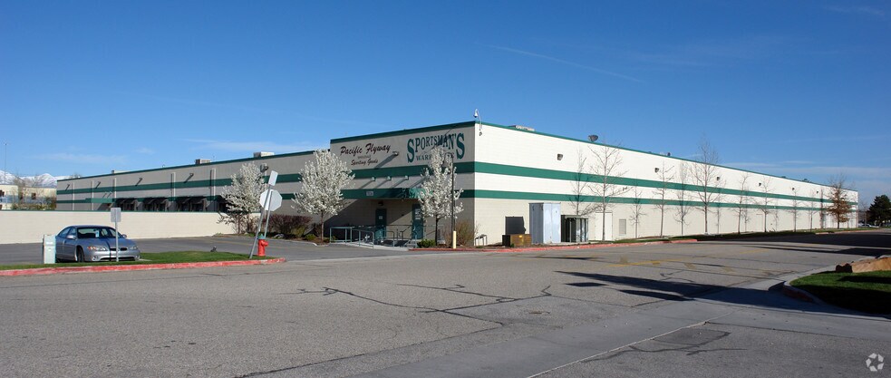 More Photos Of 7036 S High Tech Dr, Midvale Warehouse For Lease