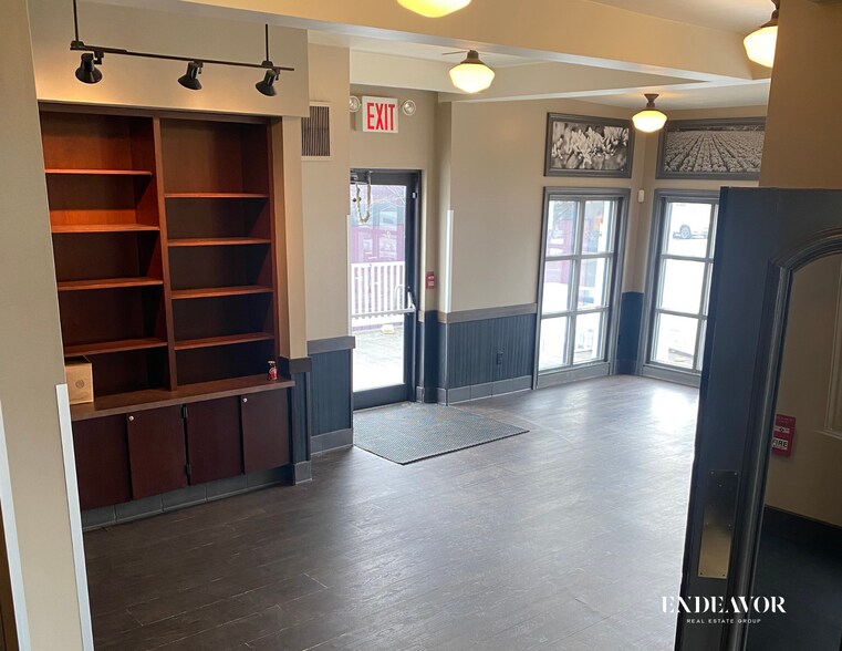 More Photos Of 680 Monroe Ave, Rochester Freestanding For Sale