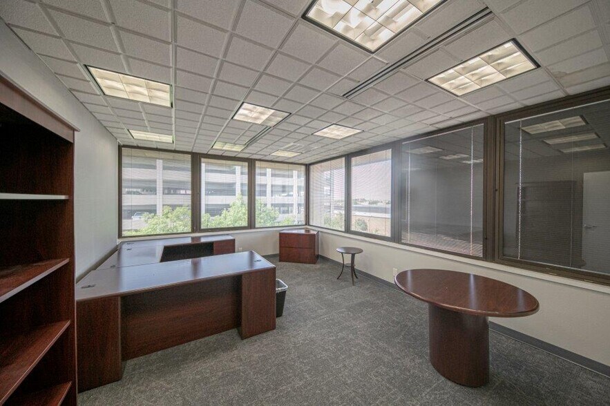 More Photos Of 125 W Missouri Ave, Midland Office For Lease