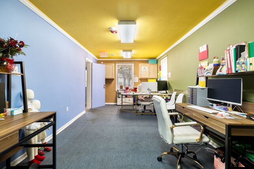 More Photos Of 204 Tibet Ave, Savannah Daycare Center For Sale