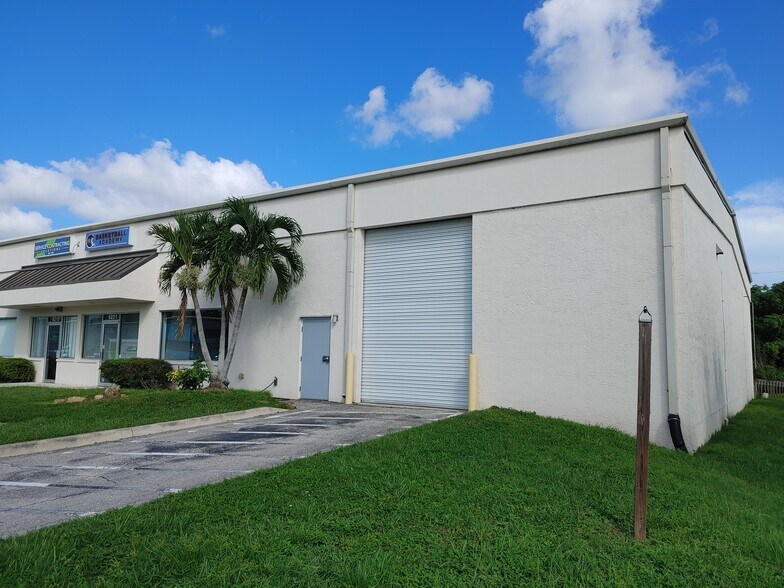 More Photos Of 6250-6270 Clarity Ct, Sarasota Unknown For Lease