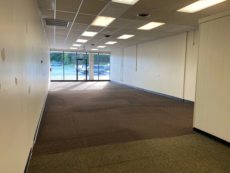 More Photos Of 715 E Atlantic St, South Hill Unknown For Lease
