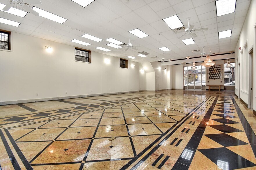More Photos Of 507-511 45th St, Union City Health Club For Lease
