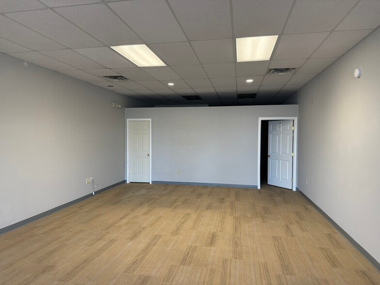 More Photos Of 104-120 Blueberry Ln, Nicholasville Unknown For Lease