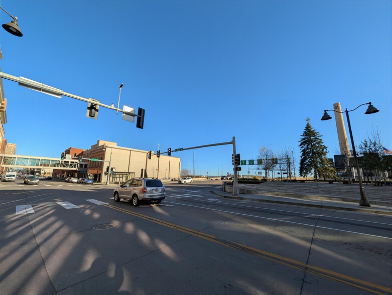 More Photos Of 3 W Superior St, Duluth Storefront Retail Office For Lease