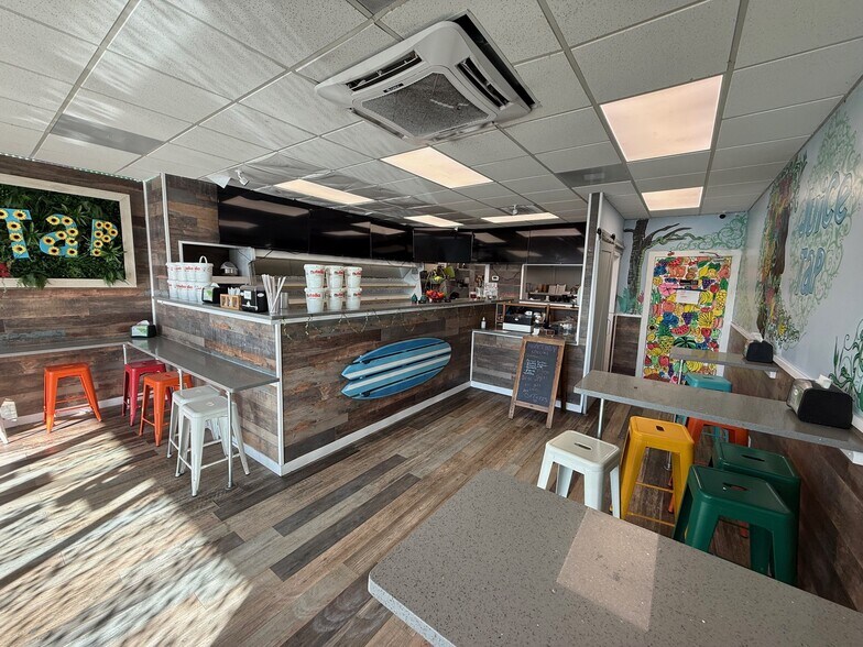 More Photos Of 469 Atlantic Blvd, Atlantic Beach Storefront For Lease