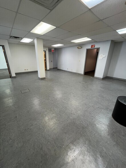 More Photos Of 5000-5014 W Madison St, Chicago Apartments For Lease