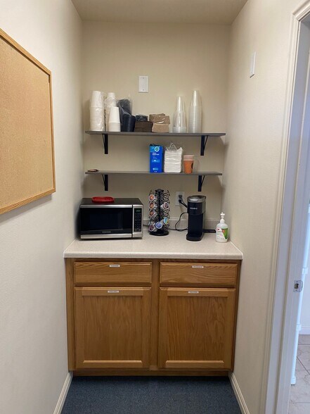 More Photos Of 1200 Avenue E, Ely Office For Sale