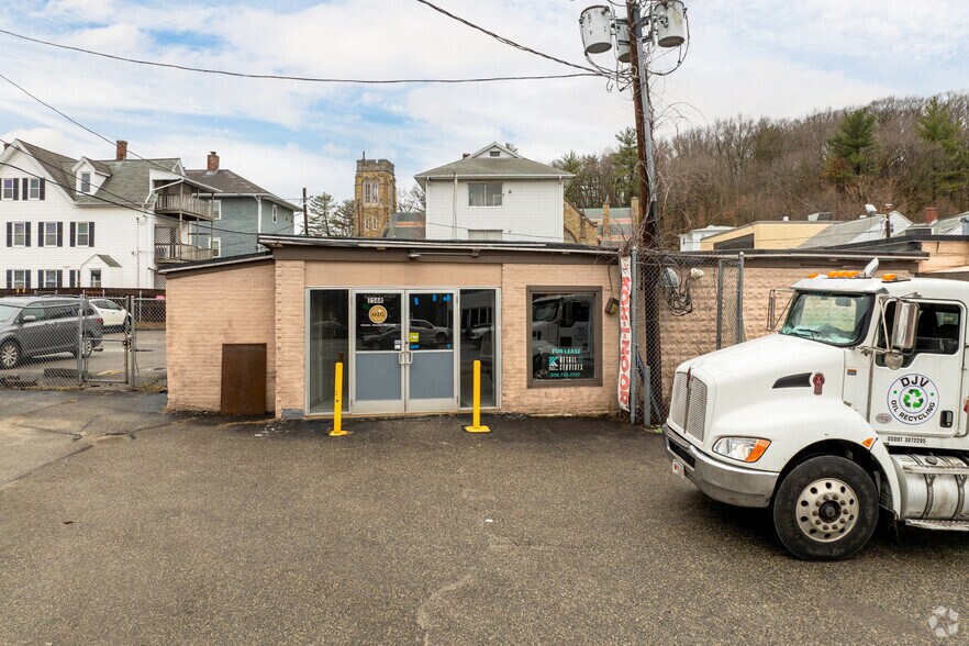 More Photos Of 256 Park Ave, Worcester Storefront For Lease