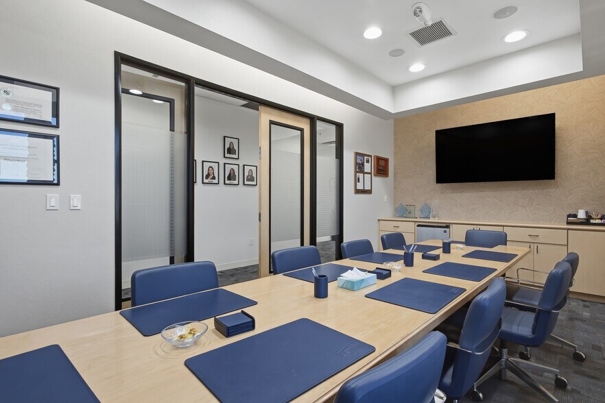 More Photos Of 10151 Park Run Dr, Las Vegas Office For Sale