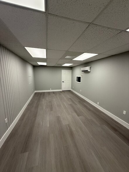 More Photos Of 7282-7302 NW 70th St, Miami Unknown For Lease