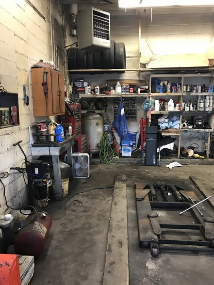 More Photos Of 926 Wyoming Ave, Scranton Auto Repair For Sale