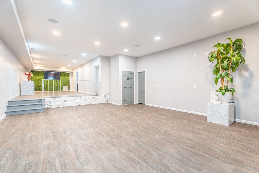 More Photos Of 282 Lyons Ave, Newark Storefront Retail Residential For Sale