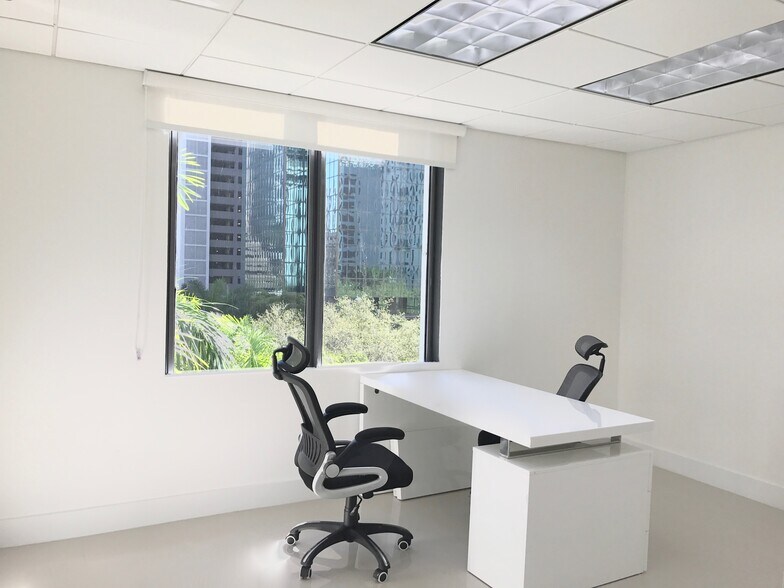 More Photos Of 1000 Brickell Ave, Miami Office For Lease