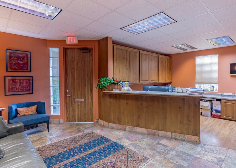 More Photos Of 7809 Broadway St, San Antonio Office For Sale