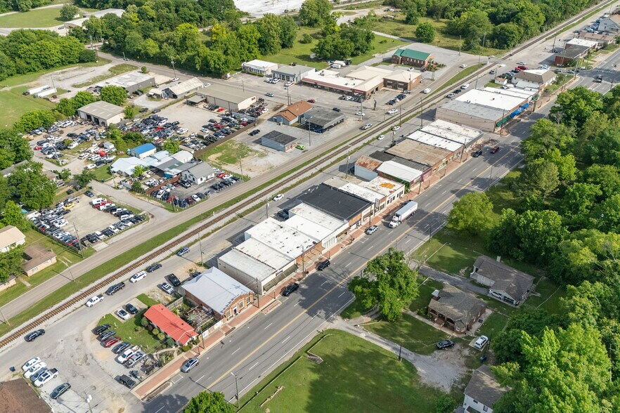 More Photos Of 140 1st S, Alabaster Storefront For Sale