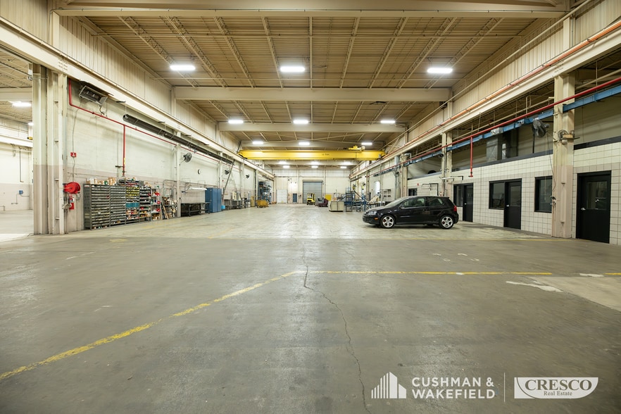 More Photos Of 11515 Alameda Dr, Strongsville Manufacturing For Lease