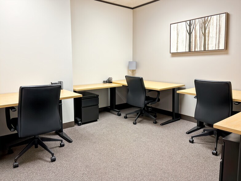 More Photos Of 100 W Big Beaver Rd, Troy Coworking Space
