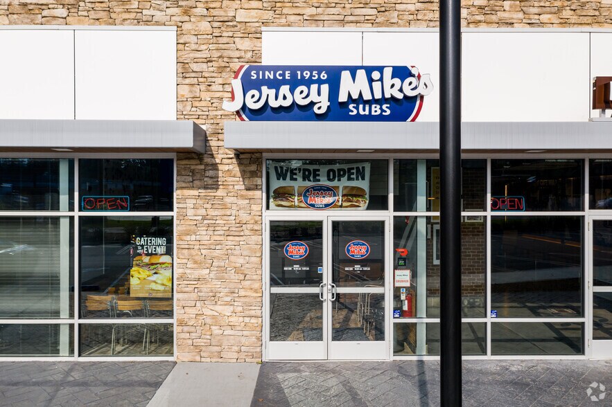 More Photos Of 289-315 Route 17 S, Paramus General Retail For Lease