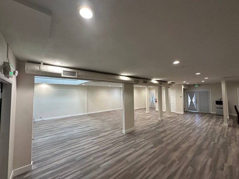 More Photos Of 1230 N Jefferson St, Anaheim Light Distribution For Sale