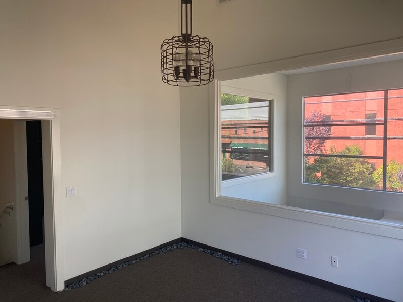 More Photos Of 2831-2849 7th St, Berkeley Office For Sale