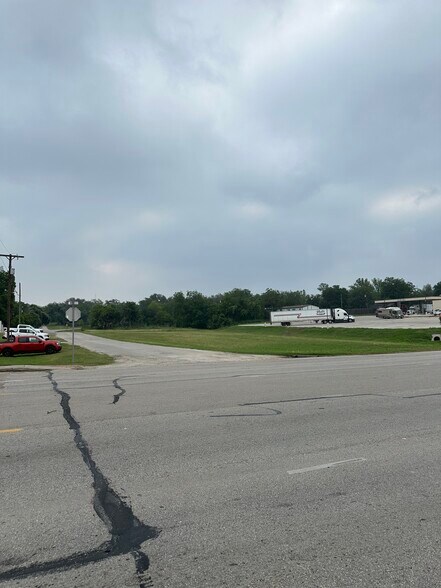 More Photos Of 25 Duval Street, Goliad Land For Lease