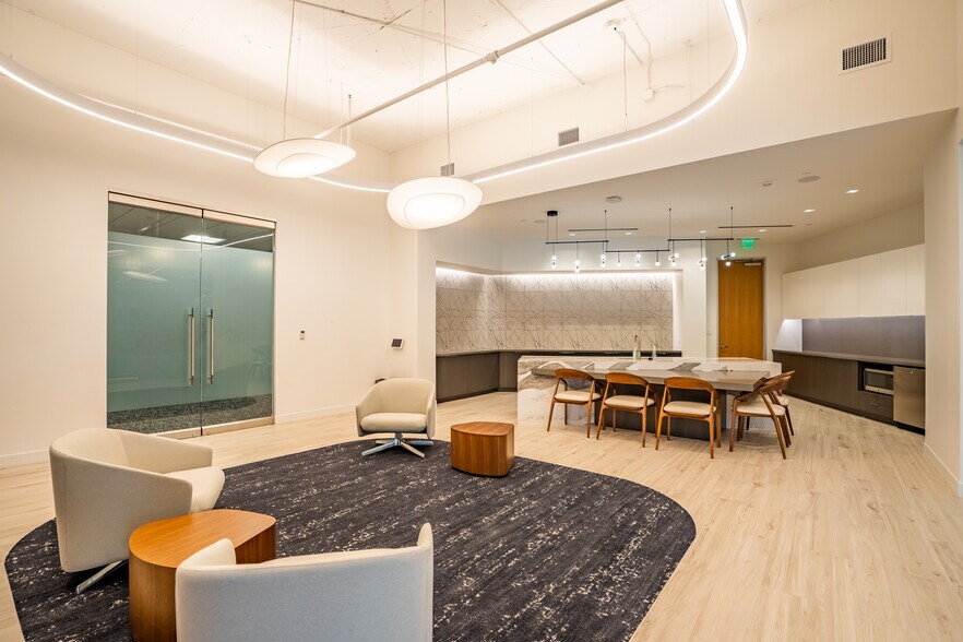 More Photos Of 5400 Lyndon B Johnson Fwy, Dallas Unknown For Lease