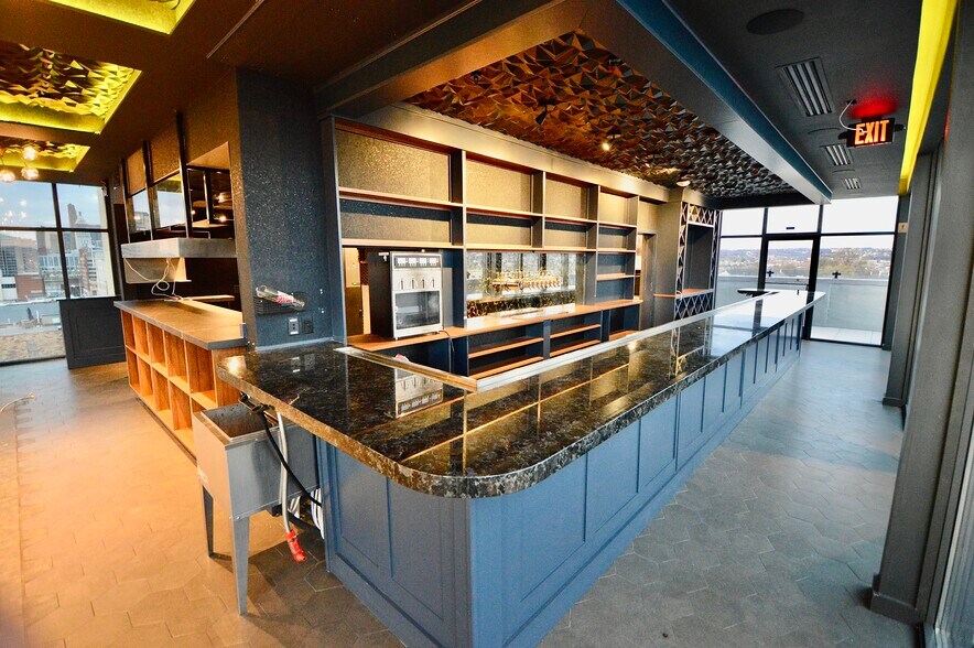 More Photos Of 535 Madison Ave, Covington Office For Lease