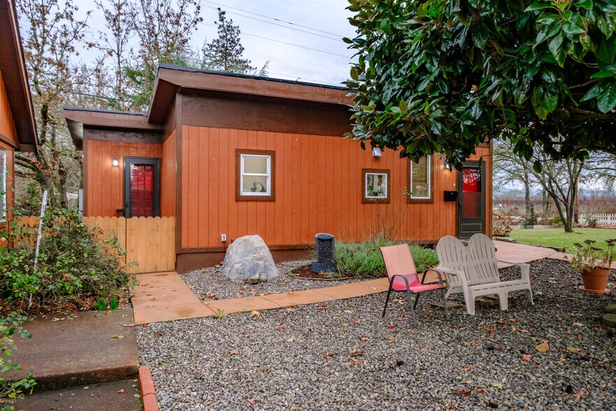 More Photos Of 909 Curry Rd, Roseburg Specialty For Sale