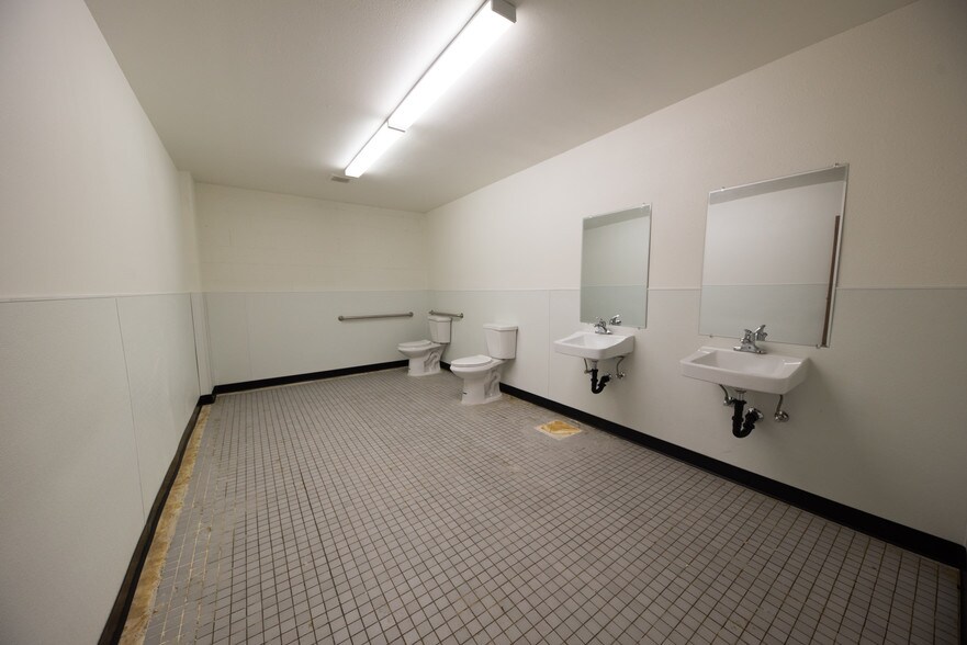 More Photos Of 7000 Pacific Blvd, Huntington Park Office For Sale