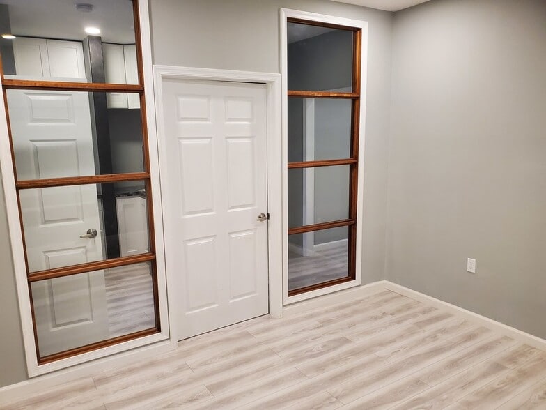 More Photos Of 19618-19620 Club House Rd, Gaithersburg Office For Lease