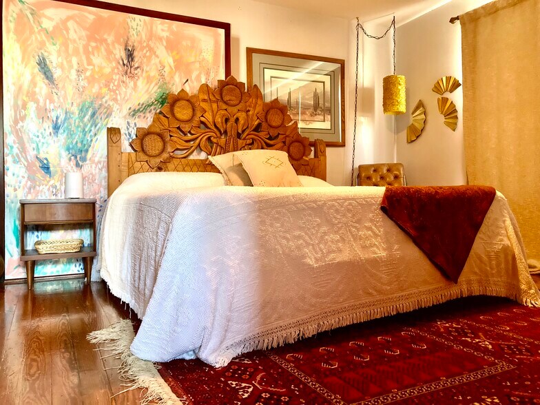 More Photos Of 215 N Comanche St, San Marcos Storefront Retail Office For Sale