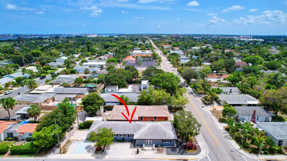 More Photos Of 830 N Federal Hwy, Lake Worth Office For Lease