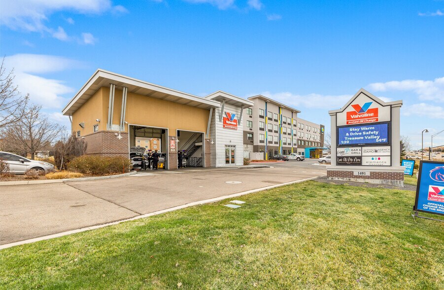 More Photos Of 1491 S Eagle Rd, Meridian Auto Repair For Sale