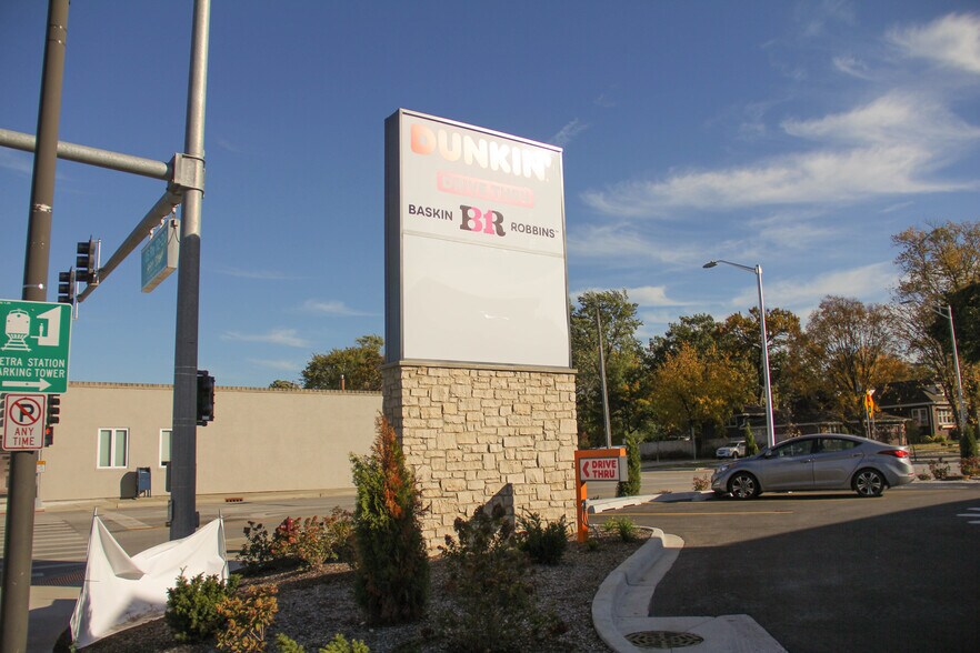 More Photos Of 9500 S 50th Ct, Oak Lawn General Retail For Lease