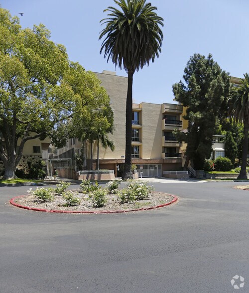 Primary Photo Of 320 S Occidental Blvd, Los Angeles Apartments For Sale