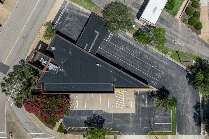 More Photos Of 101 E City Point Rd, Hopewell Bank For Sale