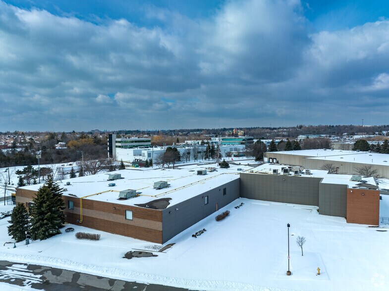 More Photos Of 1851 Sandstone Mnr, Pickering Office For Lease