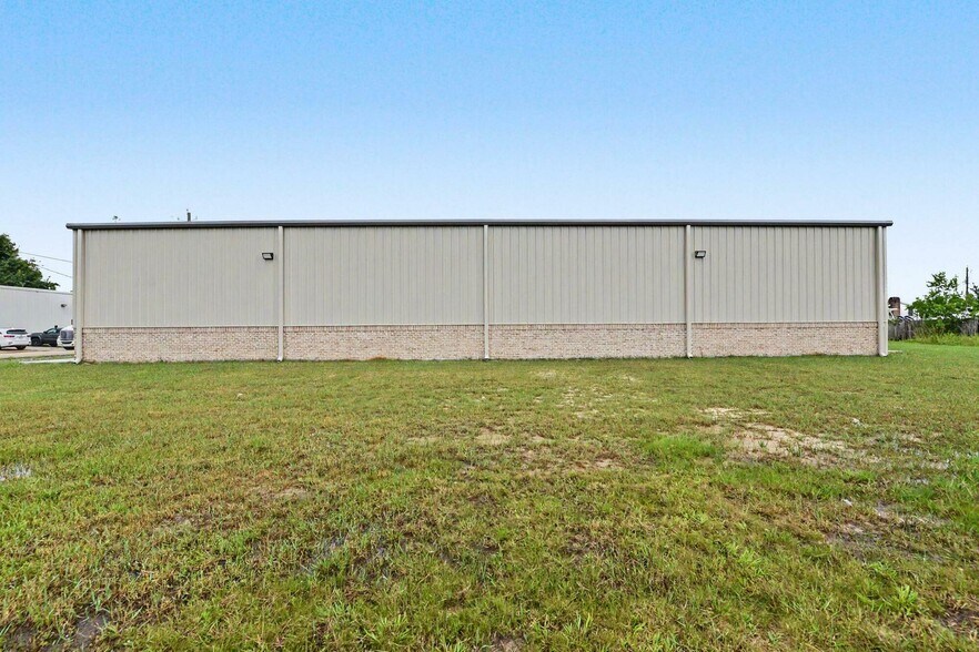 More Photos Of 3291 Warrior Dr, D'Iberville Light Distribution For Lease