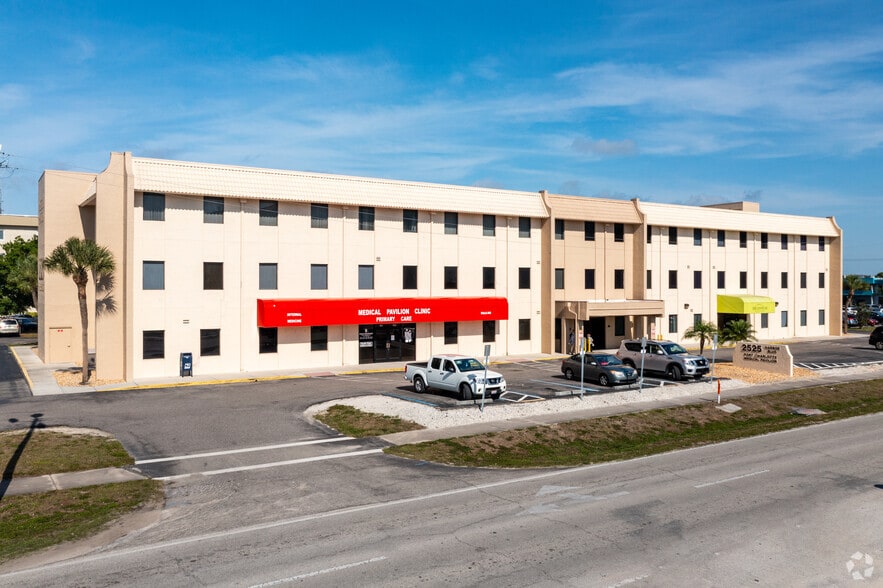 Primary Photo Of 2525 Harbor Blvd, Port Charlotte Medical For Lease