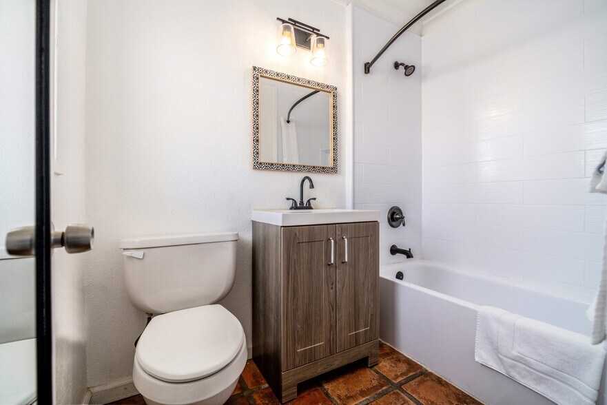 More Photos Of 785 Seacoast Dr, Imperial Beach Hotel For Sale