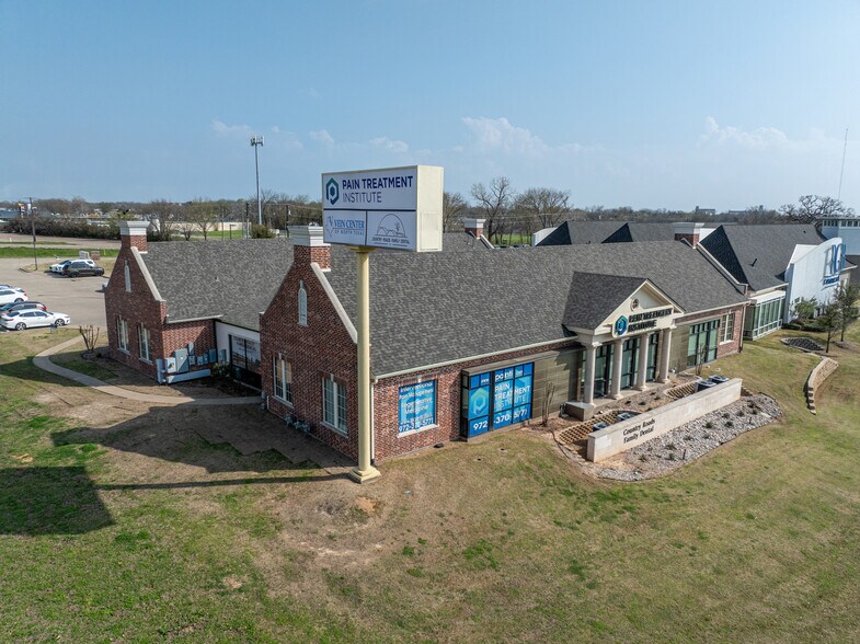 More Photos Of 1701 N US Highway 75, Sherman Medical For Lease