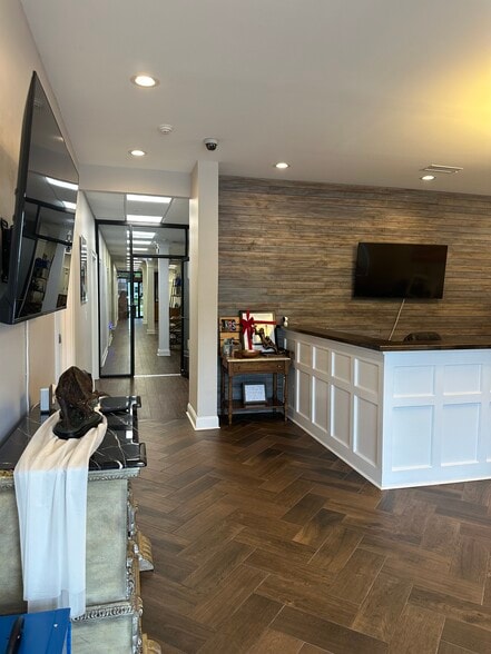 More Photos Of 40-60 Front St, Rossville Office For Lease