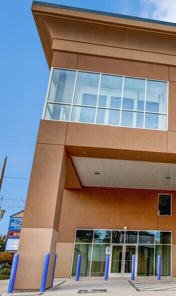 More Photos Of 5611 S Rice Ave, Houston Self Storage For Lease