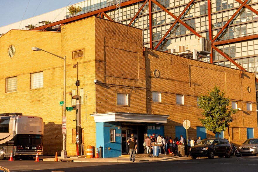 More Photos Of 901 W St NW, Washington Apartments For Lease