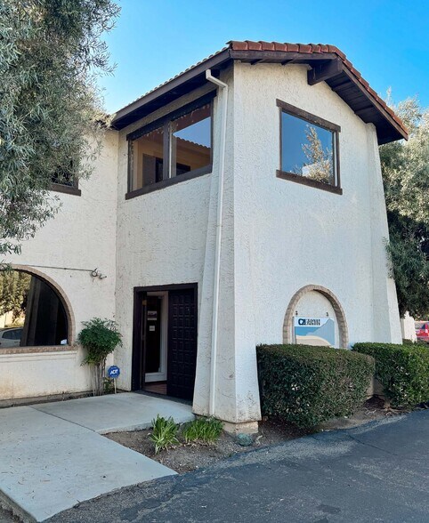 More Photos Of 740 Camden Ave, Campbell Showroom For Lease