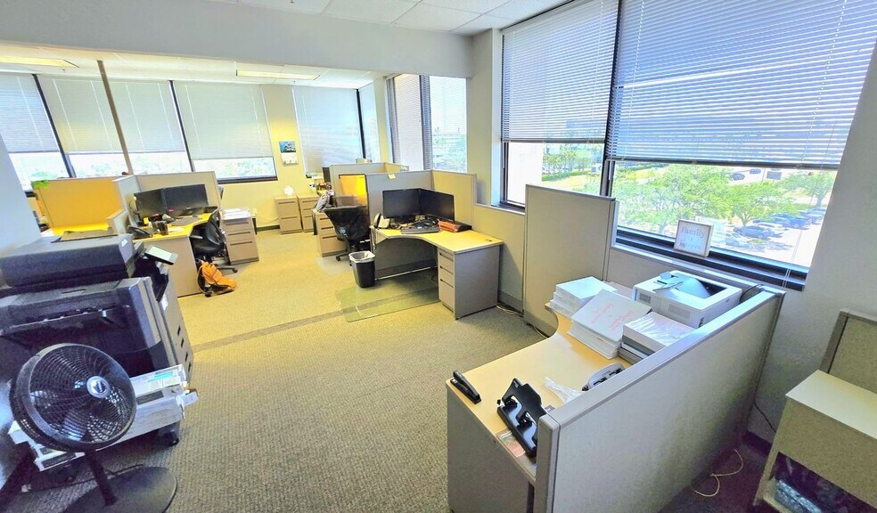More Photos Of 101 Riverfront Blvd, Bradenton Office For Lease