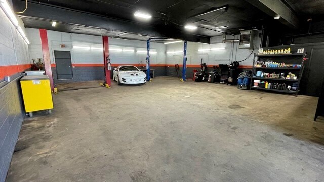 More Photos Of 860 Orange Ave, West Haven Auto Dealership For Sale