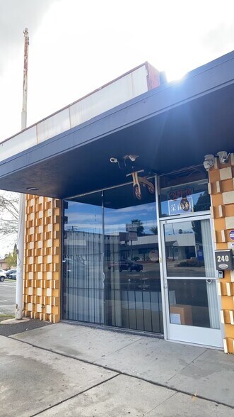 More Photos Of 240-250 W Whittier Blvd, La Habra Auto Repair For Lease